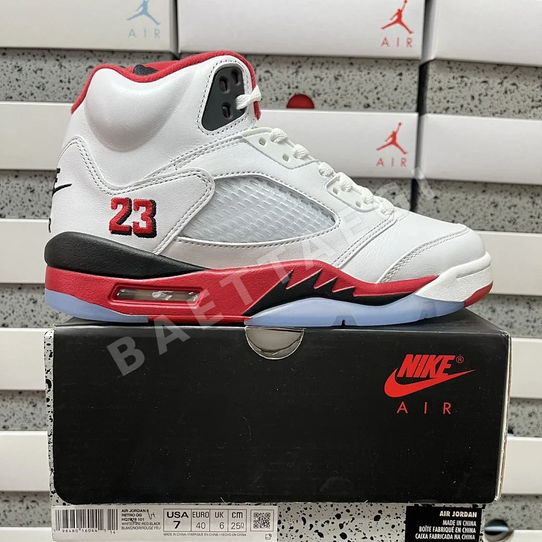 나이키 [GX] 조던 5 레트로 HQ7978-101 201351 Nike Jordan 5 Retro Fire Red Black Tongue