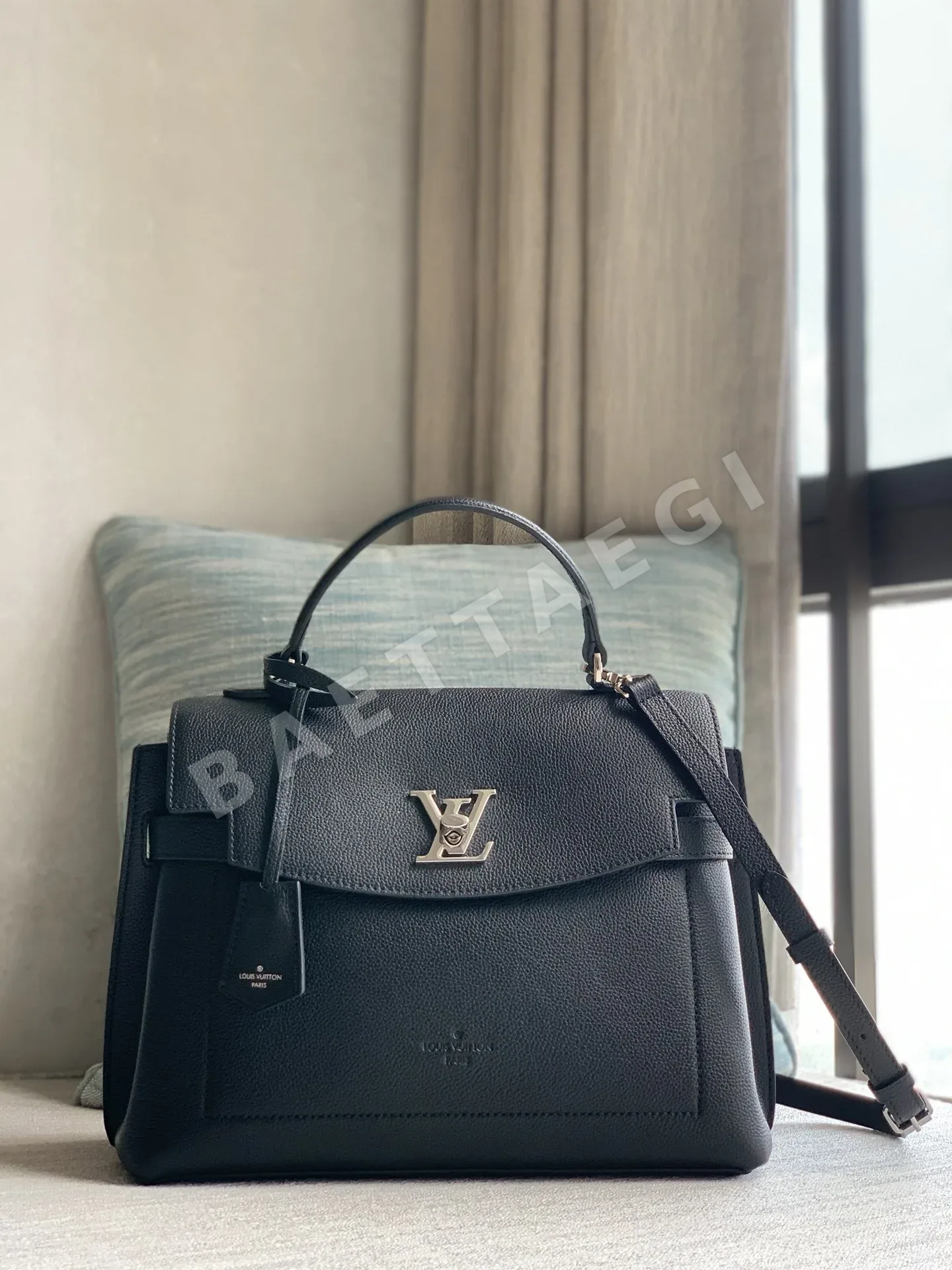 루이비통 록 미 에버 싱글 핸들 가방 M51395