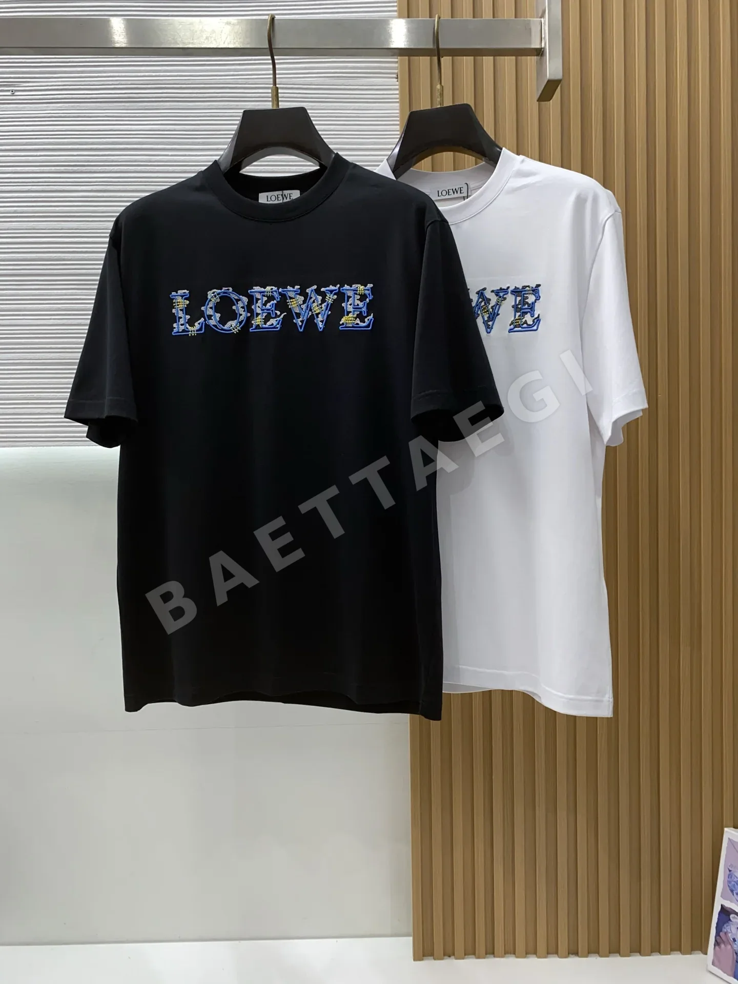 로에베 로고 빈티지 그래픽 크루넥 반팔 티셔츠 상세 이미지 8