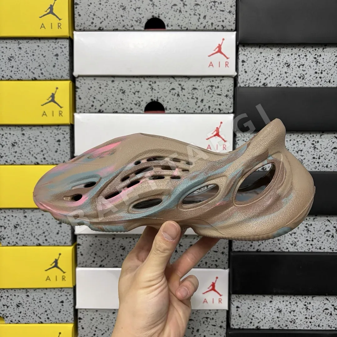 아디다스 [LW] 이지 폼 RNNR MX GY3969 200650 Adidas Yeezy Foam RNNR MX Sand Grey 상세 이미지 10