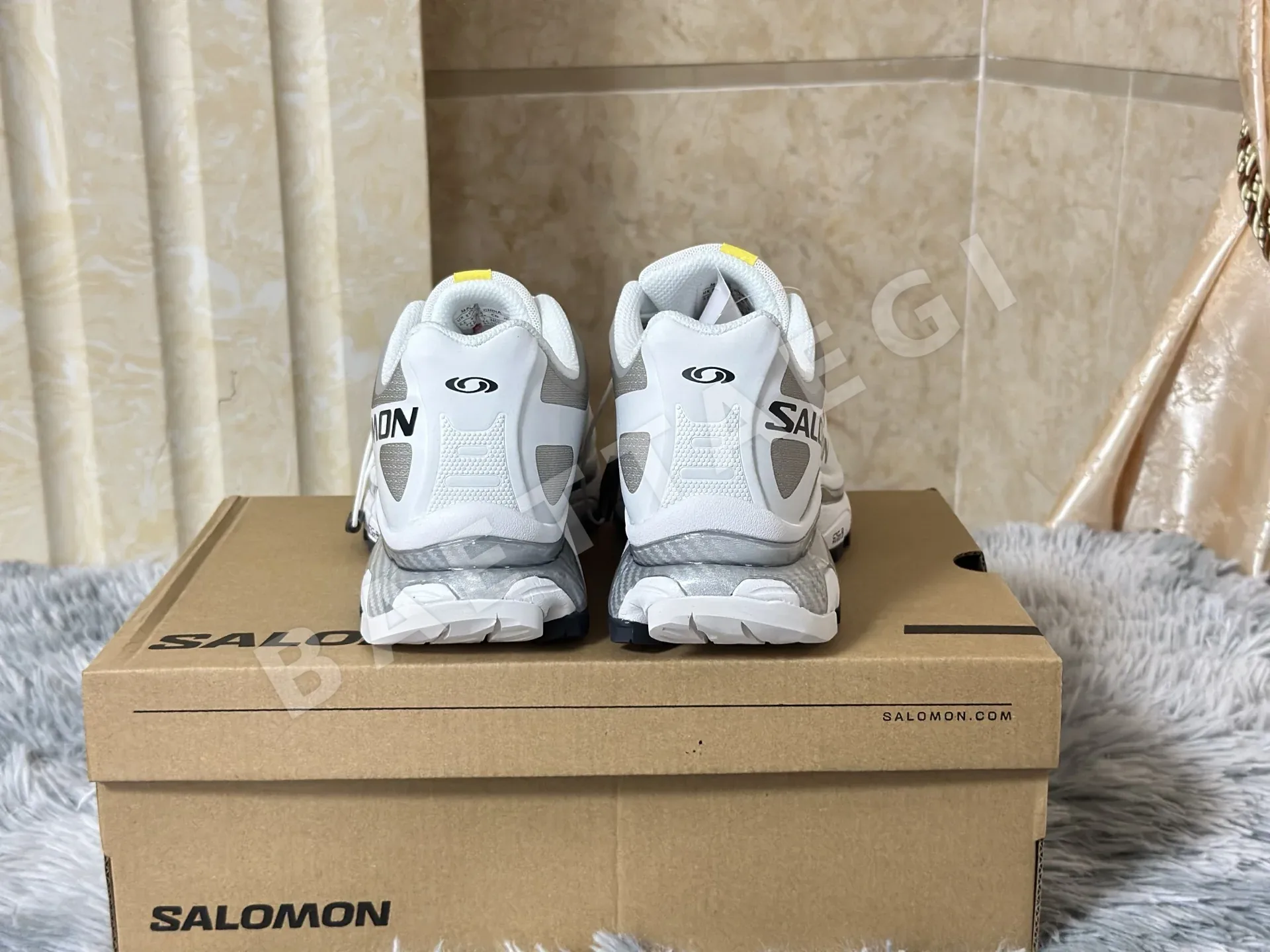 살로몬 XT-4 OG 스니커즈 상세 이미지 2