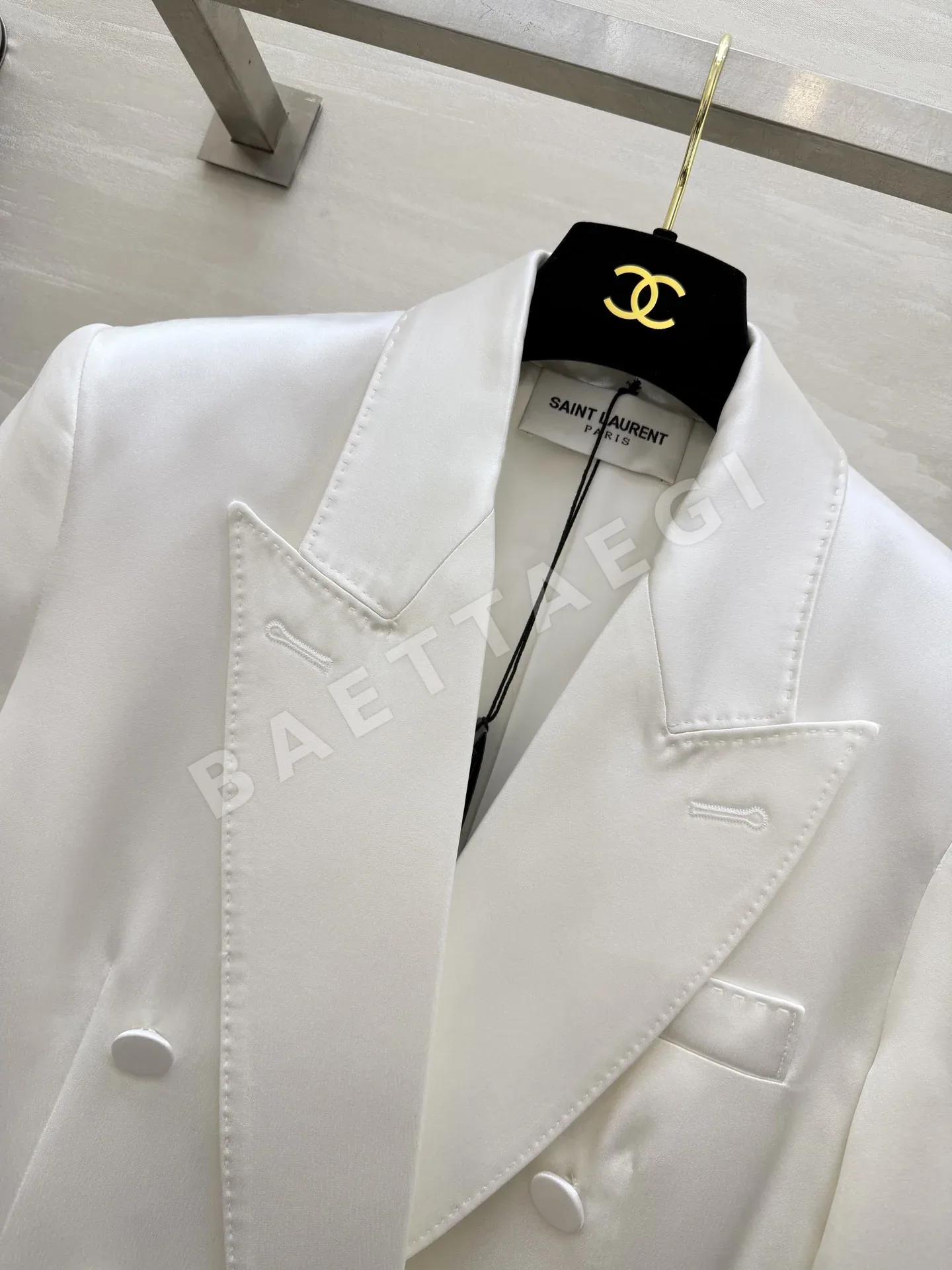 생로랑 아세테이트 새틴 더블브레스트 여성 자켓 상세 이미지 4