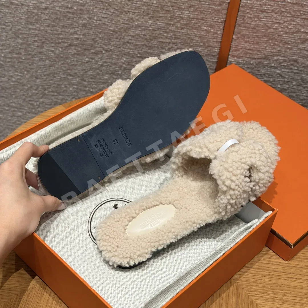 에르메스 오란 샌들 밀크쉐이크화이트 울레더 H 컷아웃 상세 이미지 5