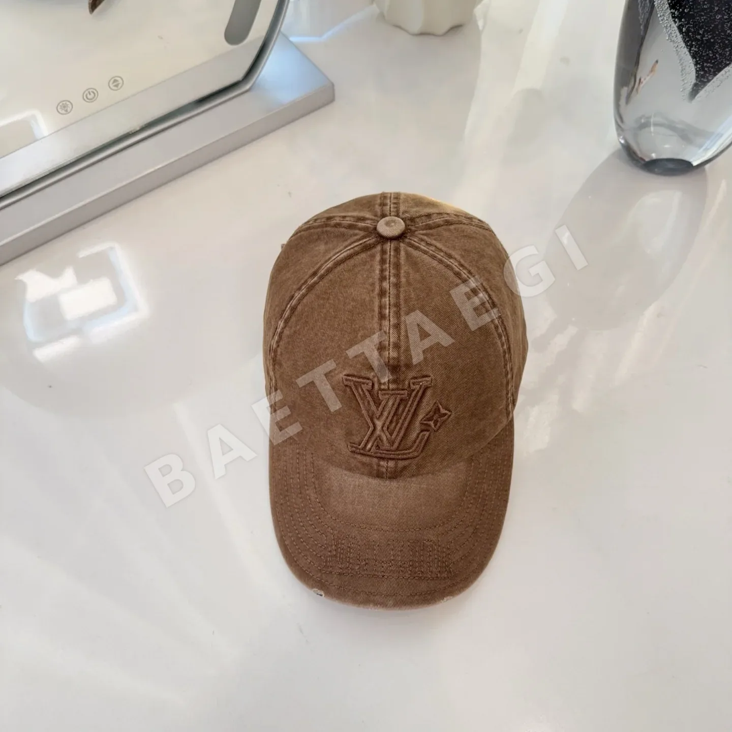 루이비통 워시 가공 자수 베이스볼 모자 상세 이미지 2