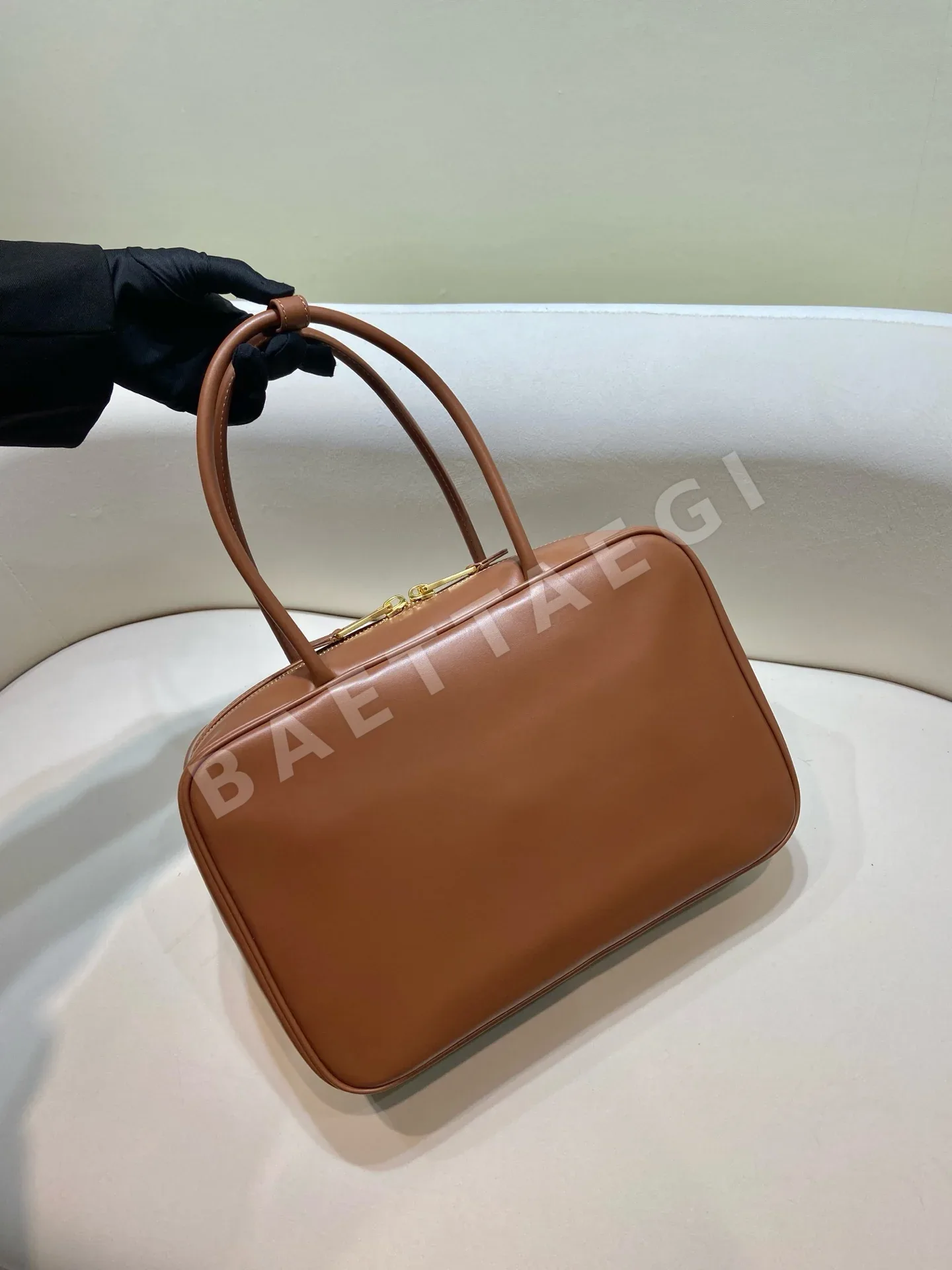 미우미우 브라운 볼링백 5BB117 상세 이미지 3