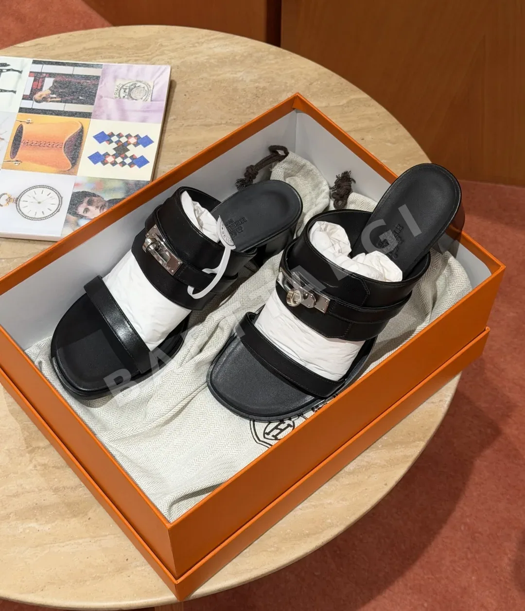 에르메스 샌들 블랙 가죽 5 cm 굽 높이 상세 이미지 4