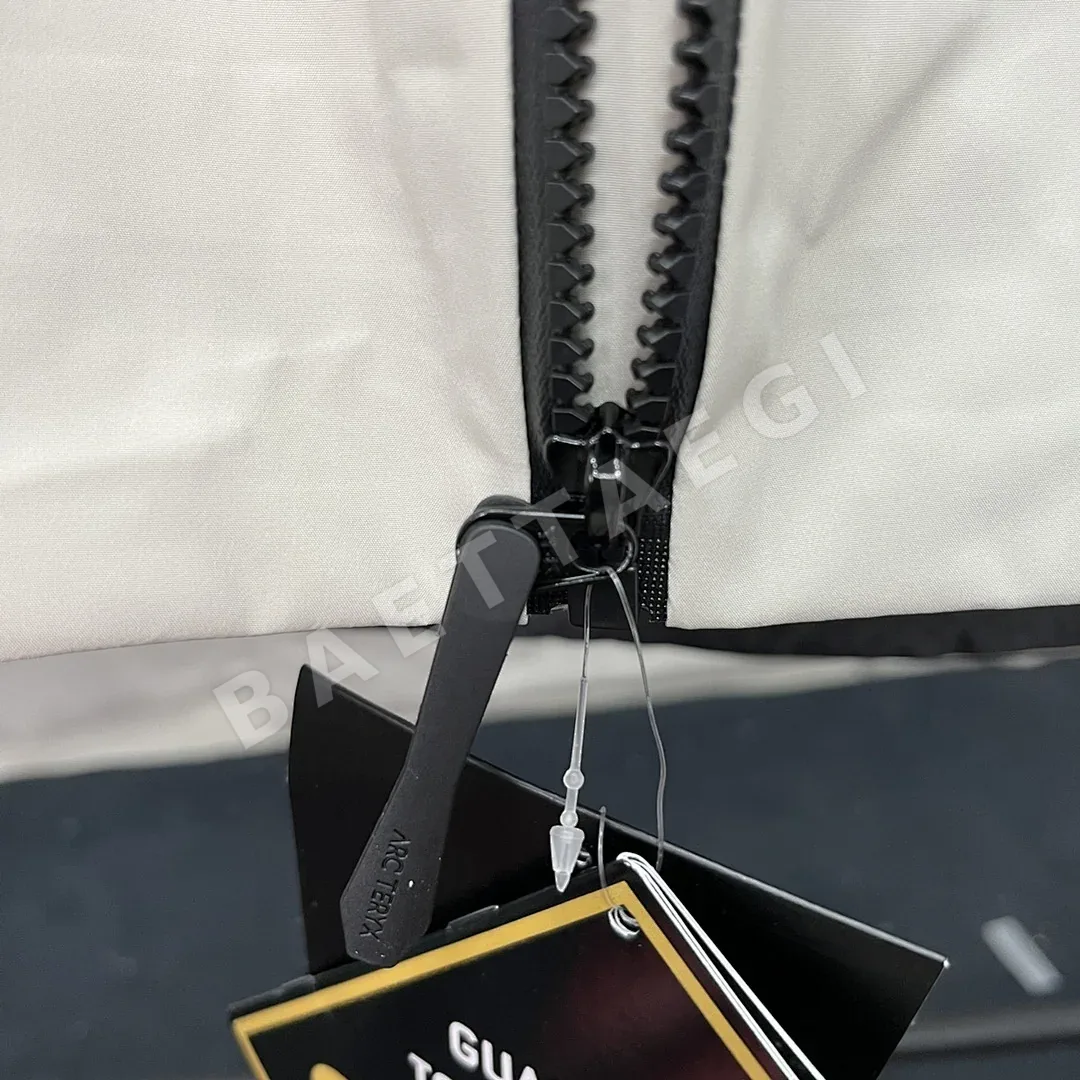 아크테릭스 [TZ] 알파 SV 자켓 6세대 아이보리 200134 Arc'teryx Alpha SV Jacket 6 Ivory 상세 이미지 16