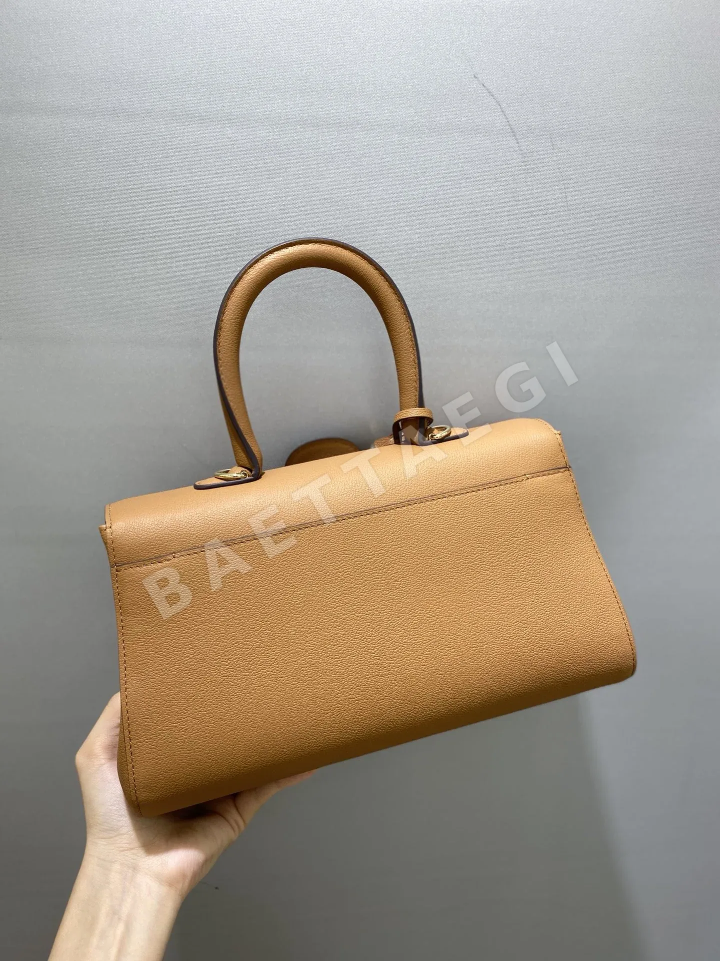 델보 브릴리언트 토고 가죽 숄더백 상세 이미지 3