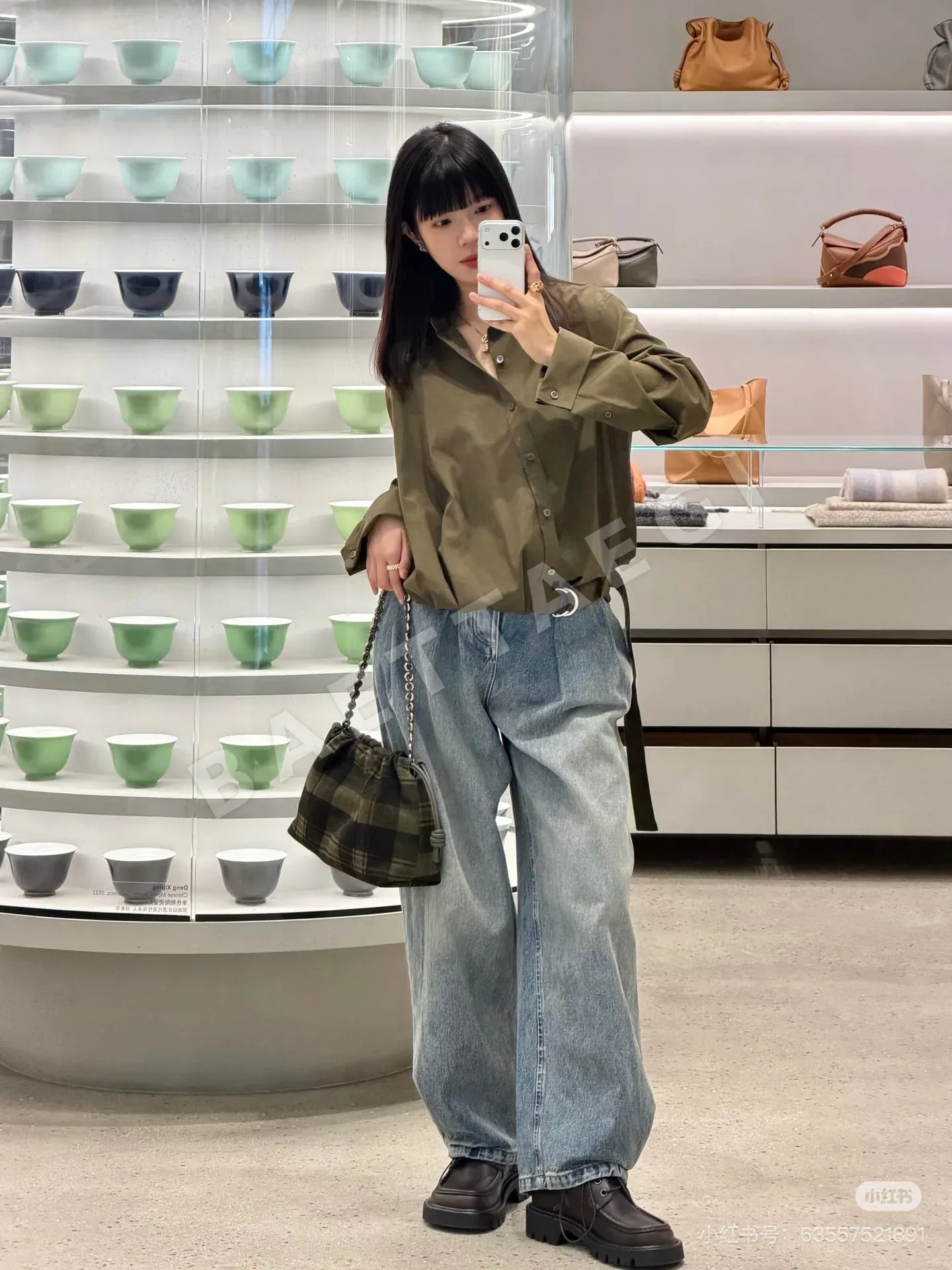로에베 비대칭 사이드 벨트 여성 셔츠 상세 이미지 8