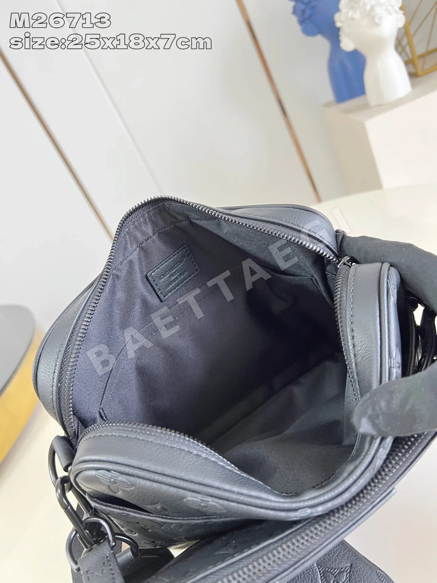 루이비통 모노그램 섀도우 블랙 메신저백 M26713 상세 이미지 8