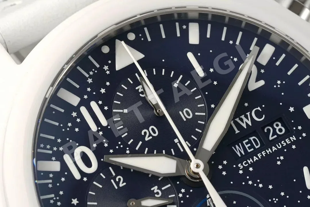 IWC 파일럿 크로노그래프 인스피레이션 4 세라믹 시계 상세 이미지 4