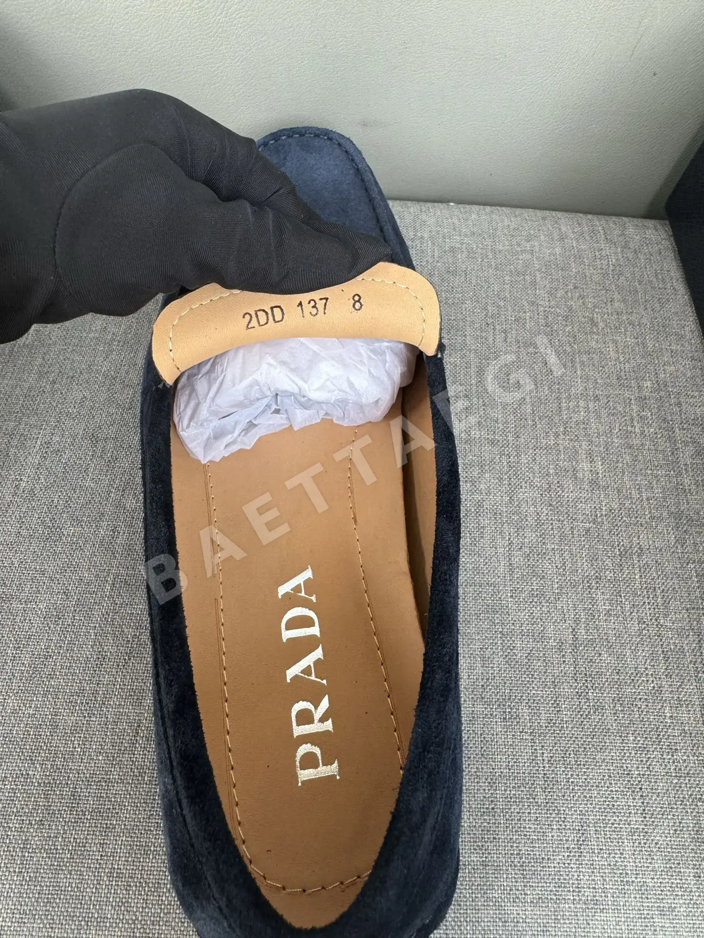 프라다 남성 스웨이드 로퍼 상세 이미지 5