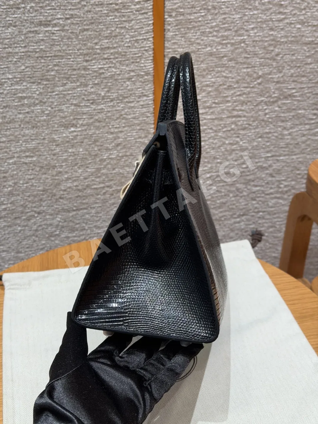 에르메스 버킨 25 도마뱀가죽 가방 상세 이미지 4