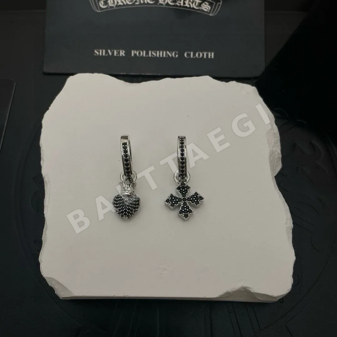 크롬하츠 크로스 블랙 큐빅 귀걸이 124569