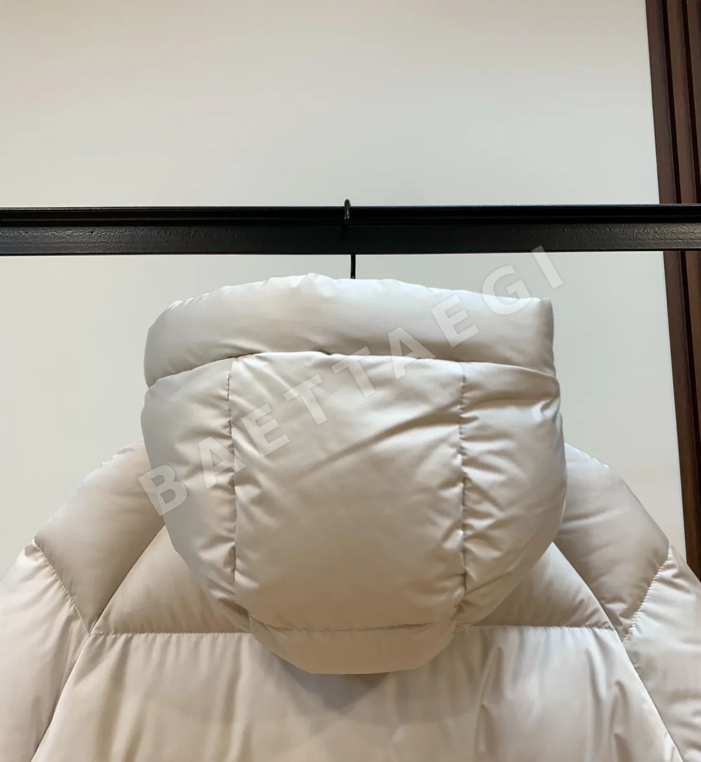 셀린느 화이트 구스다운 여성 패딩 재킷 상세 이미지 4