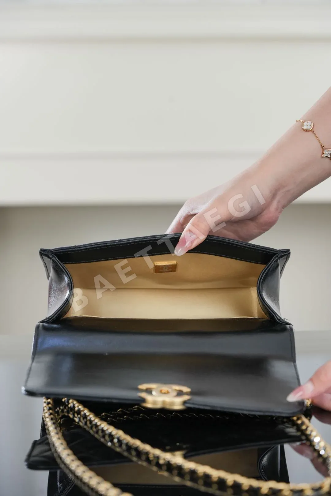 샤넬 블랙 소가죽 가방 상세 이미지 7