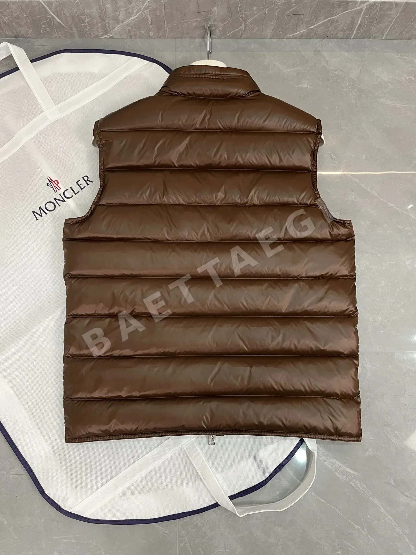 몽클레르 울트라라이트 구스넥 다운 조끼 상세 이미지 9