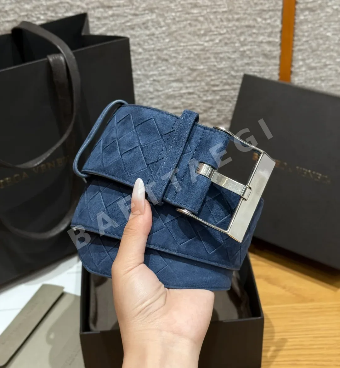 보테가베네타 브론업 인트레치오 스웨이드 벨트 상세 이미지 2