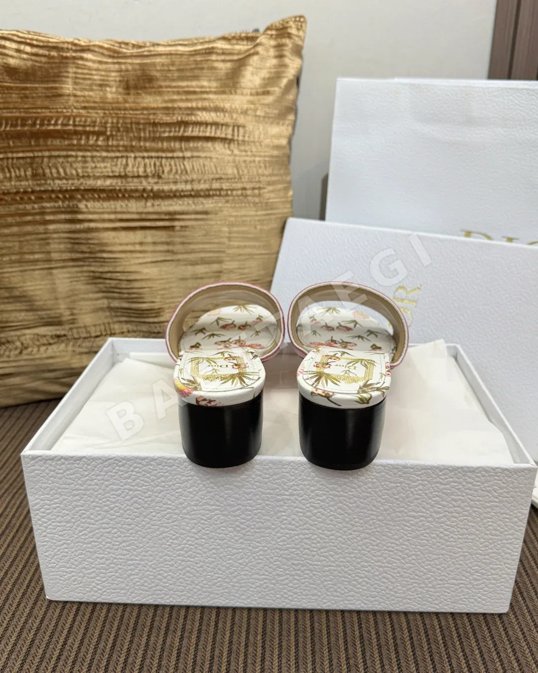 디올 자수 캔버스 슬리퍼 상세 이미지 9