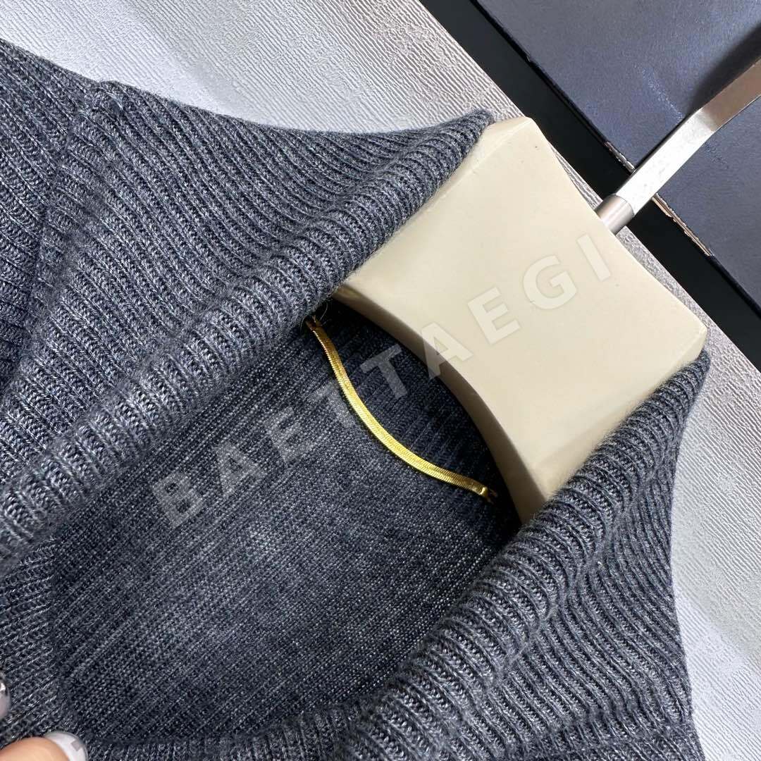 생로랑 로고 자수 울 하이넥 긴팔티셔츠 상세 이미지 3