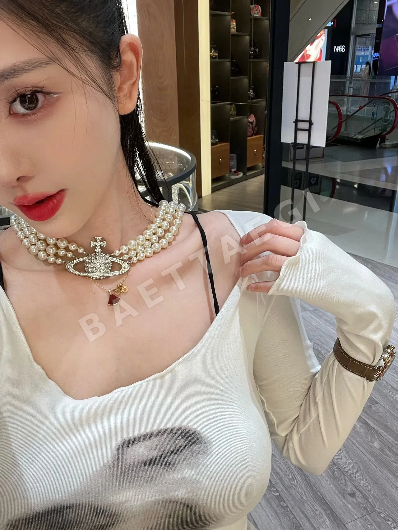 비비안웨스트우드 사턴 라인스톤 목걸이 상세 이미지 4
