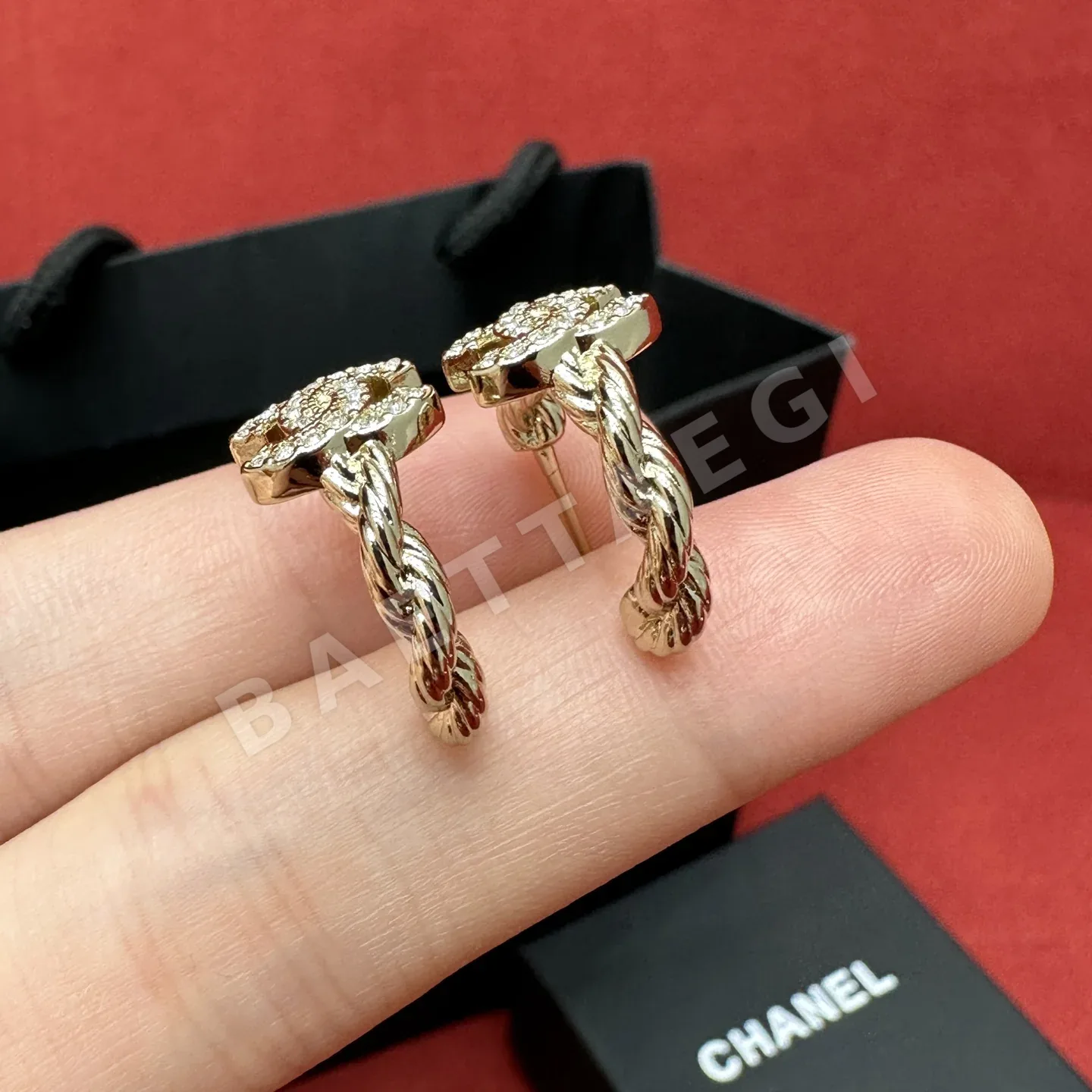 샤넬 트위스트 로프 더블 C 후프 귀걸이 상세 이미지 4