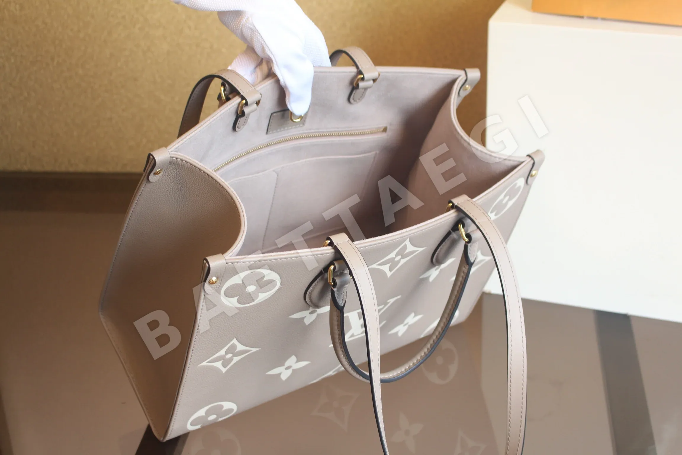 루이비통 모노그램 앙프라맹트 엠보싱 소가죽 가방 M45494 상세 이미지 8