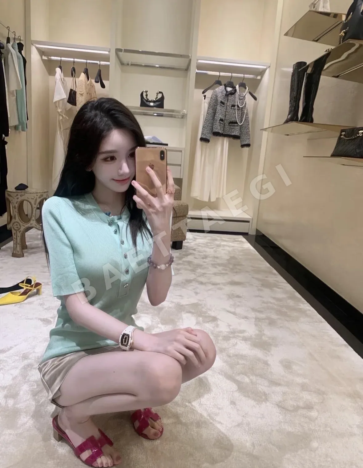 샤넬 라인스톤 버튼 장식 여성 반팔 니트 상세 이미지 4