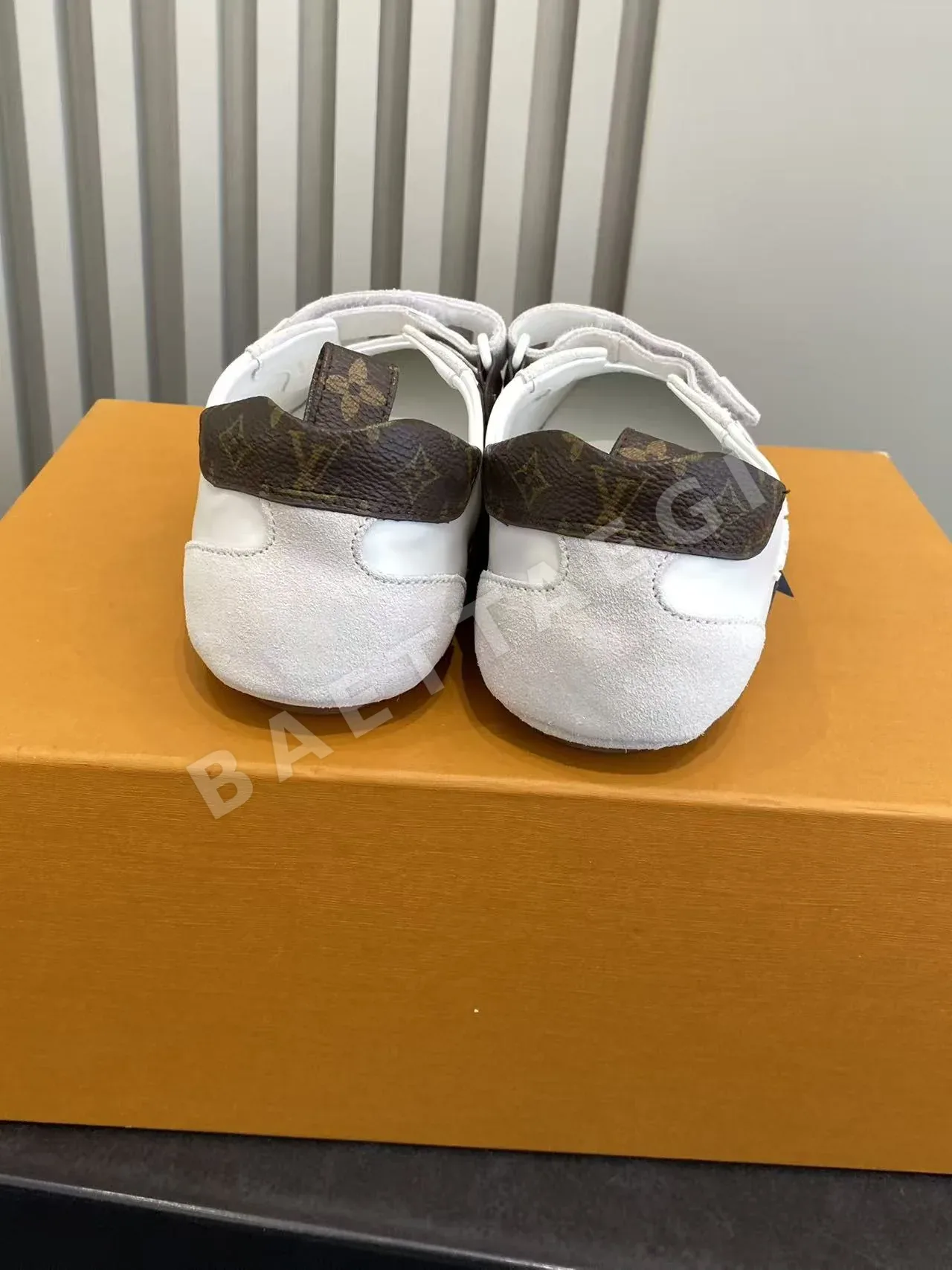 루이비통 엠보스드 스웨이드 메리제인 상세 이미지 8