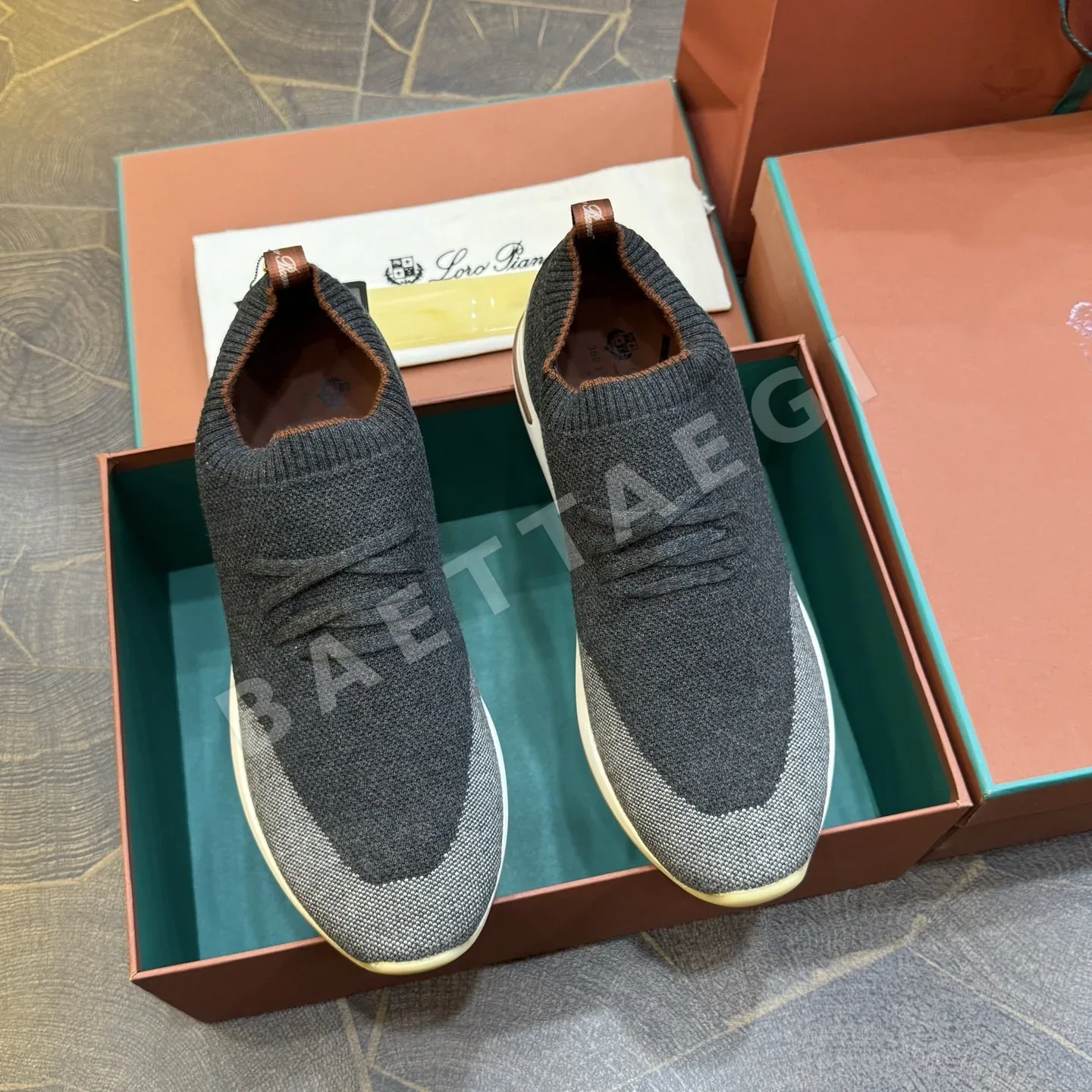 로로피아나 메리노 울 남성 스니커즈 상세 이미지 2