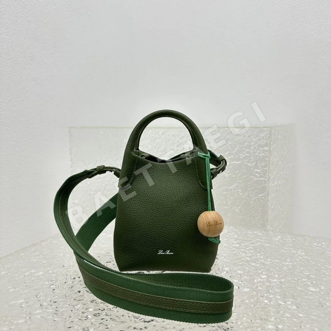 로로피아나 베일백 가방 상세 이미지 2