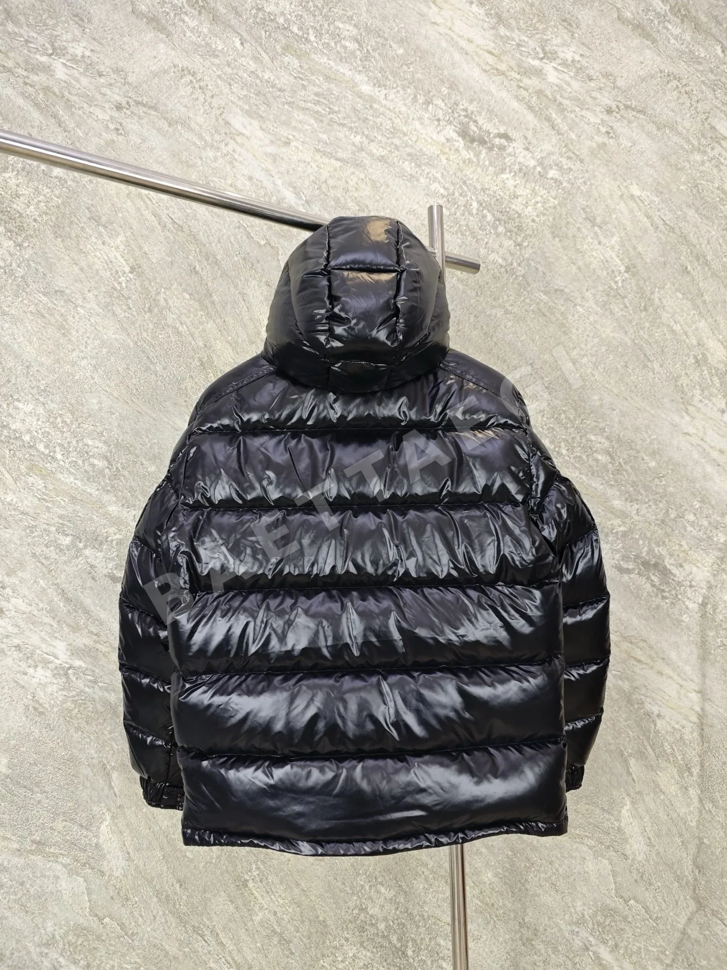 몽클레르 마야 후드 쇼트 다운 재킷(Moncler Maya Hooded Short Down Jacket) 상세 이미지 2