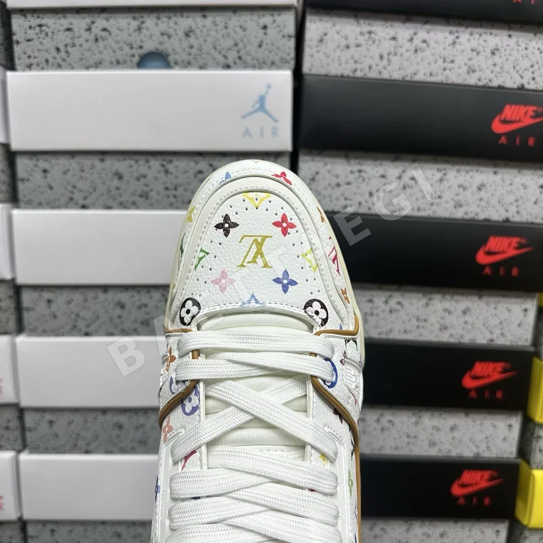 루이비통 [D1] V2 13 화이트 205852 Louis Vuitton V2-13 상세 이미지 4