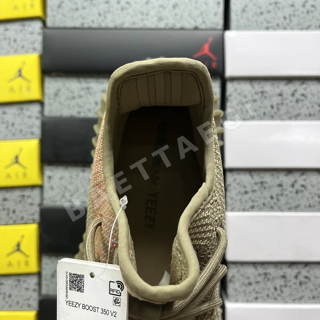 아디다스 [XQ] 이지 부스트 350 V2 FZ5240 200761 Adidas Yeezy Boost 350 V2 Sand Taupe 상세 이미지 3