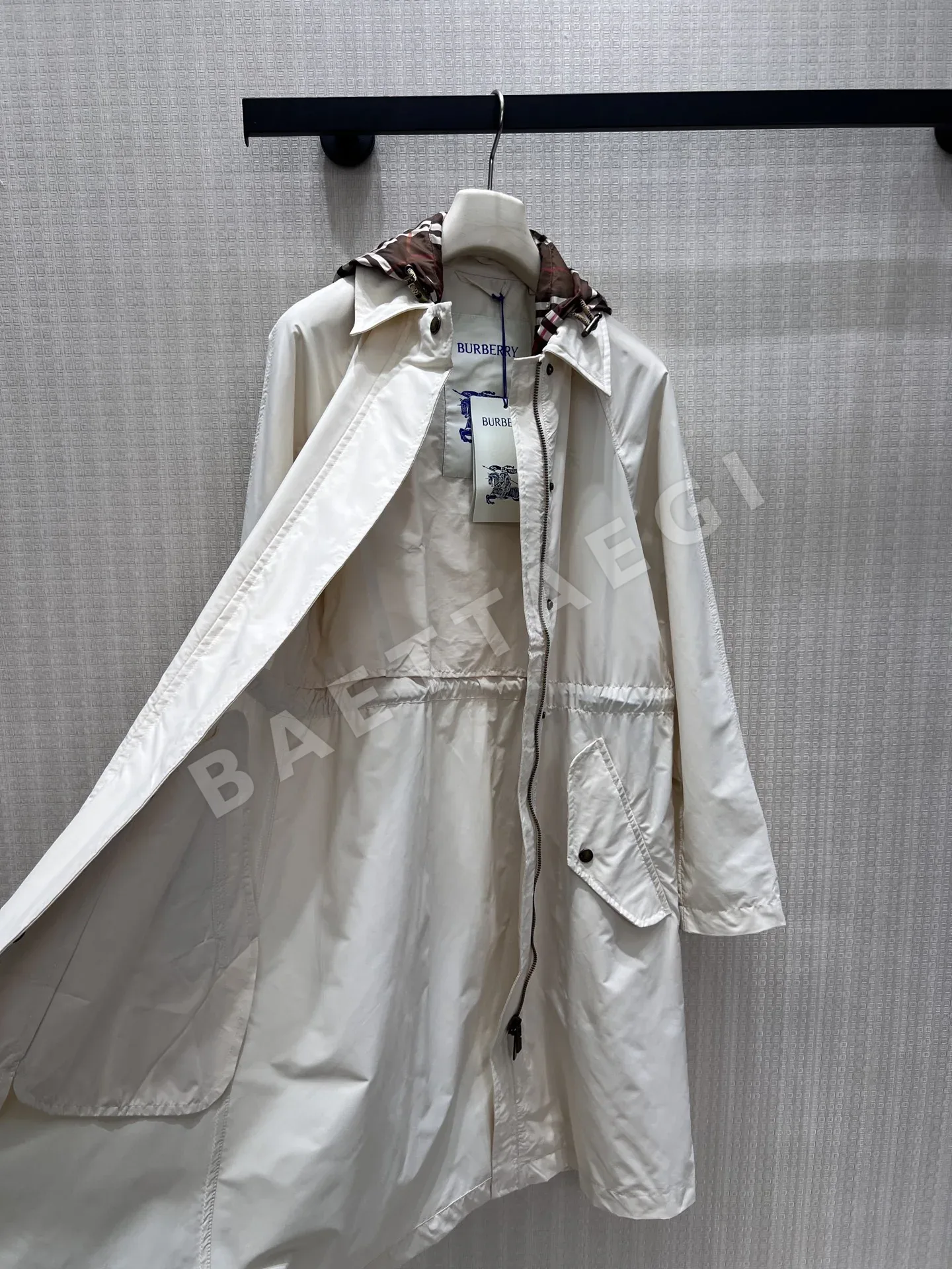 버버리 후드 스트링 미들 트렌치코트 자켓 상세 이미지 3
