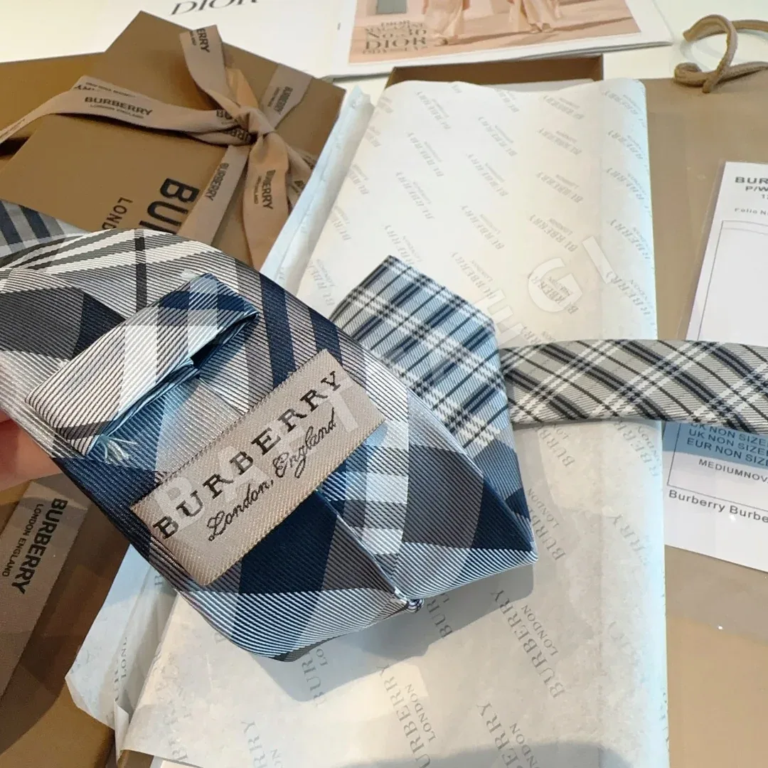 버버리 TB 로고 자카드 실크 넥타이 상세 이미지 5