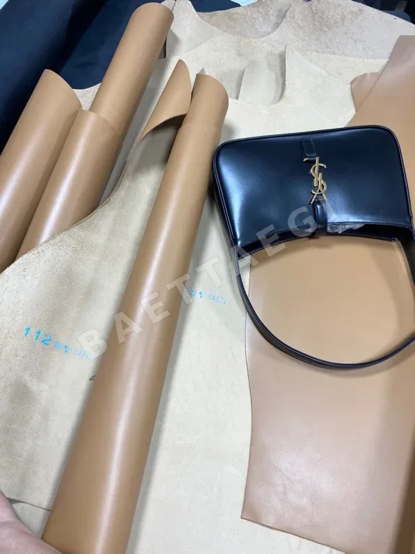 생로랑 스팟 블랙 가방 상세 이미지 2