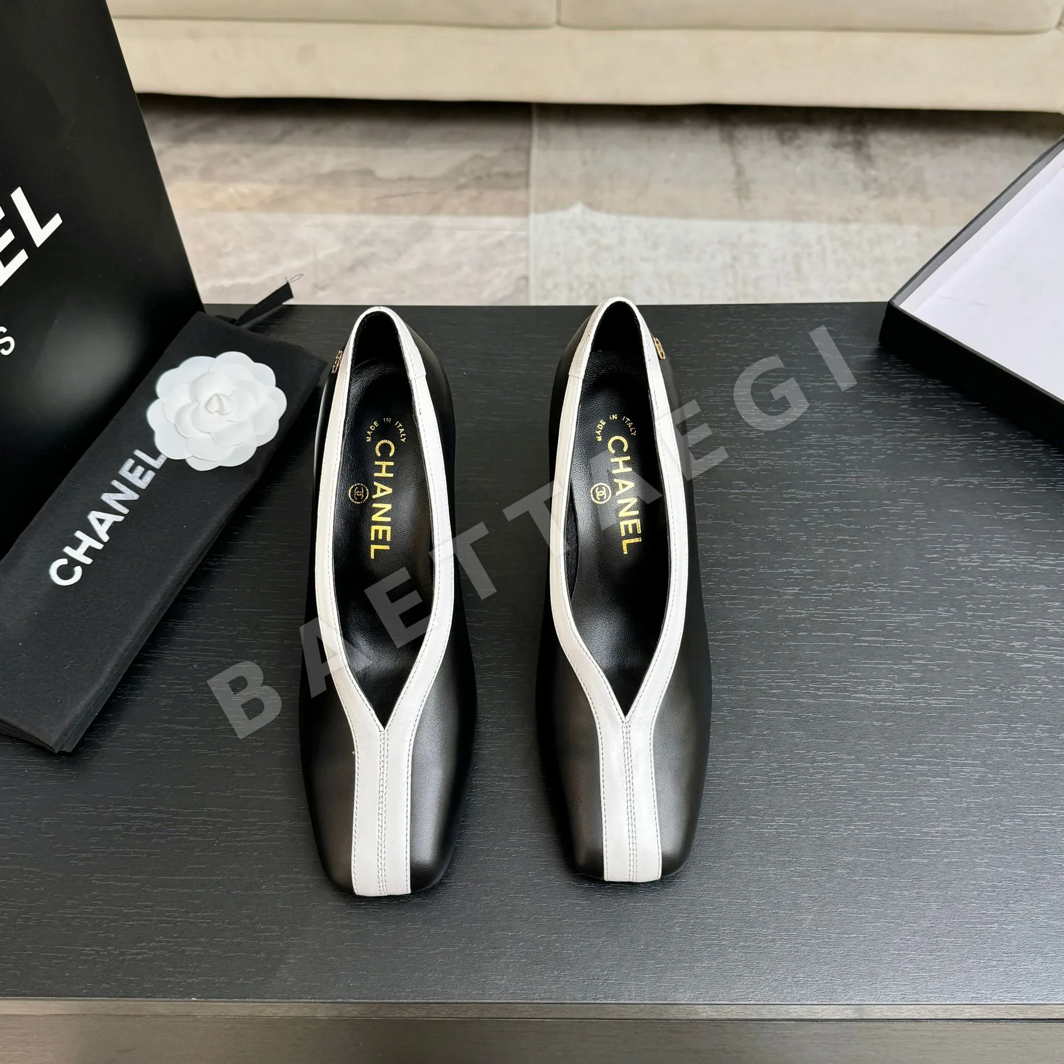 샤넬 더블 C 크로커다일 패턴 스퀘어토 하이힐 신발 98441