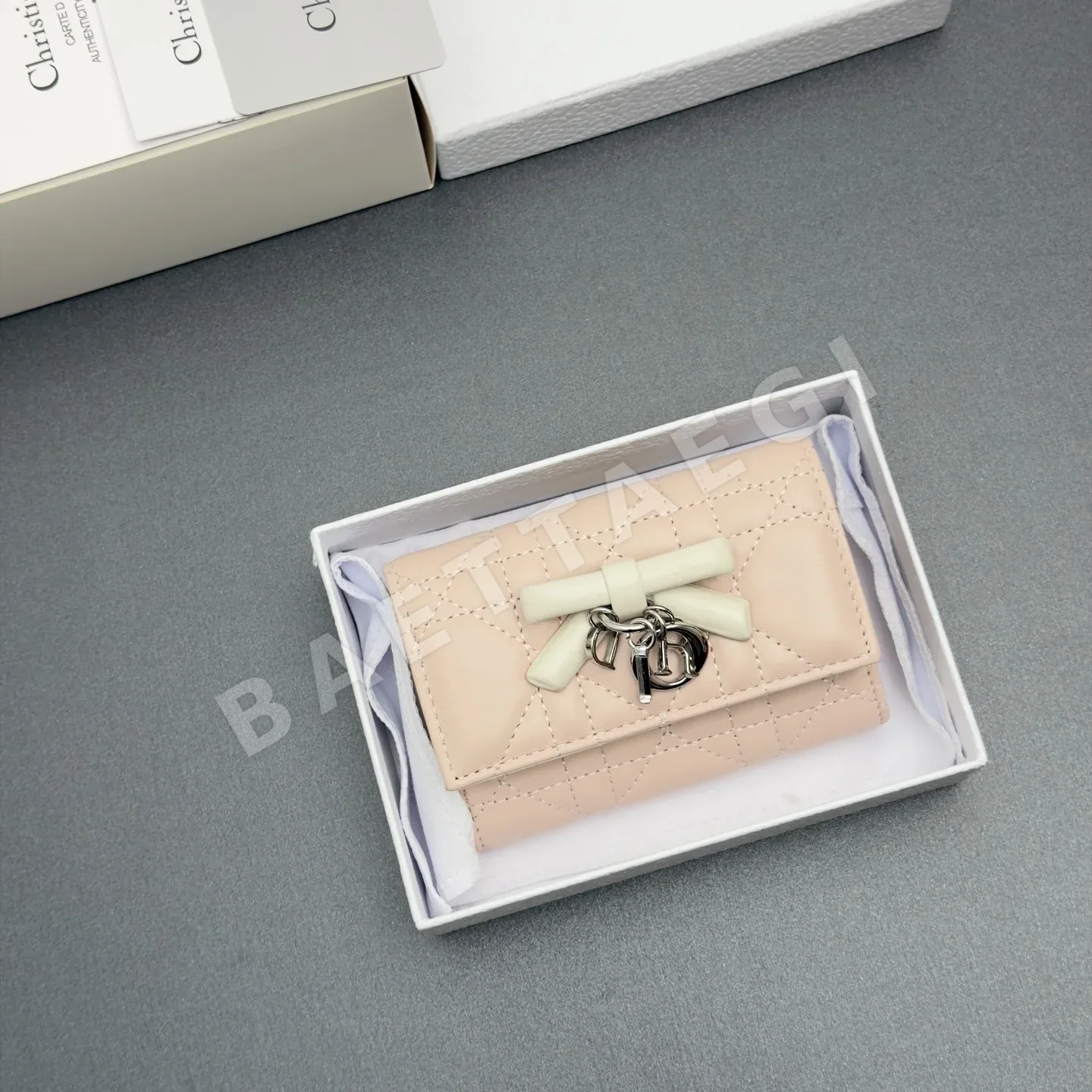 디올 레이디 글리신 램스킨 지갑 상세 이미지 9