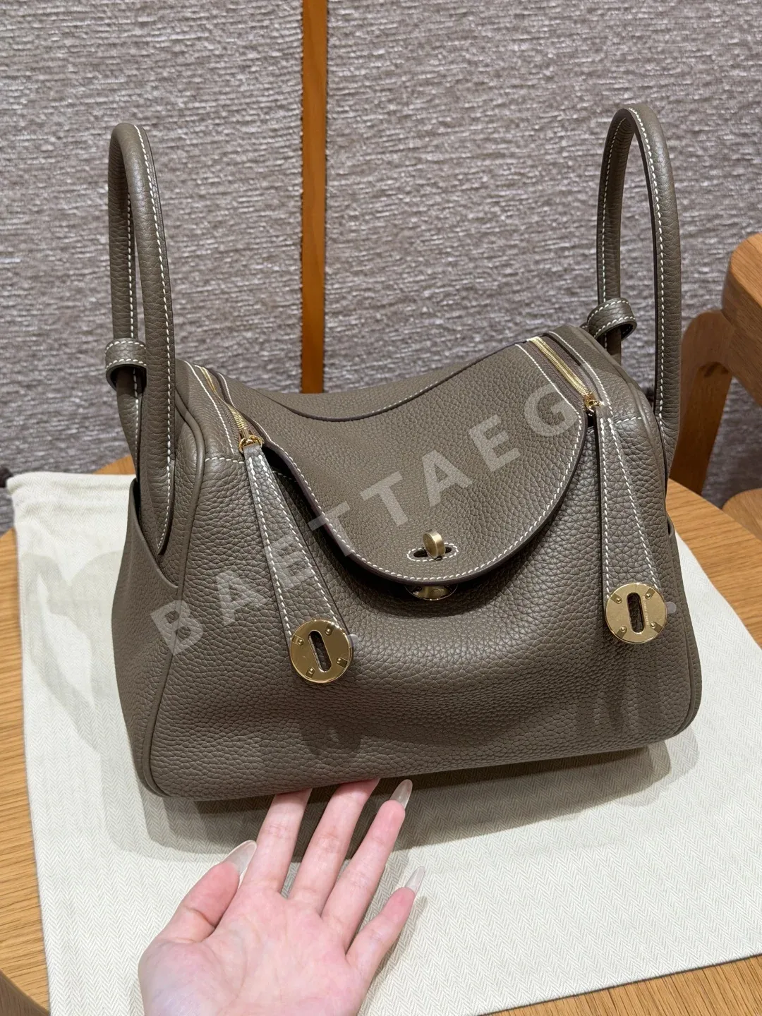 에르메스 린디 26 가죽 가방 상세 이미지 1