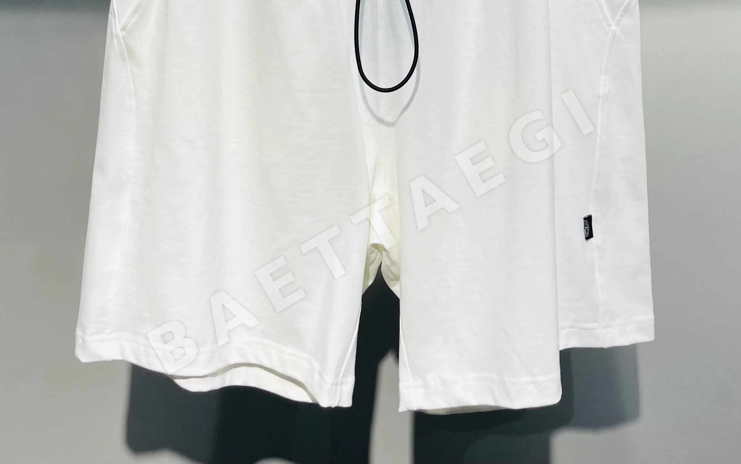 스톤아일랜드 컴퍼스 패치 프린트 고무 허리 남성 반바지 상세 이미지 4