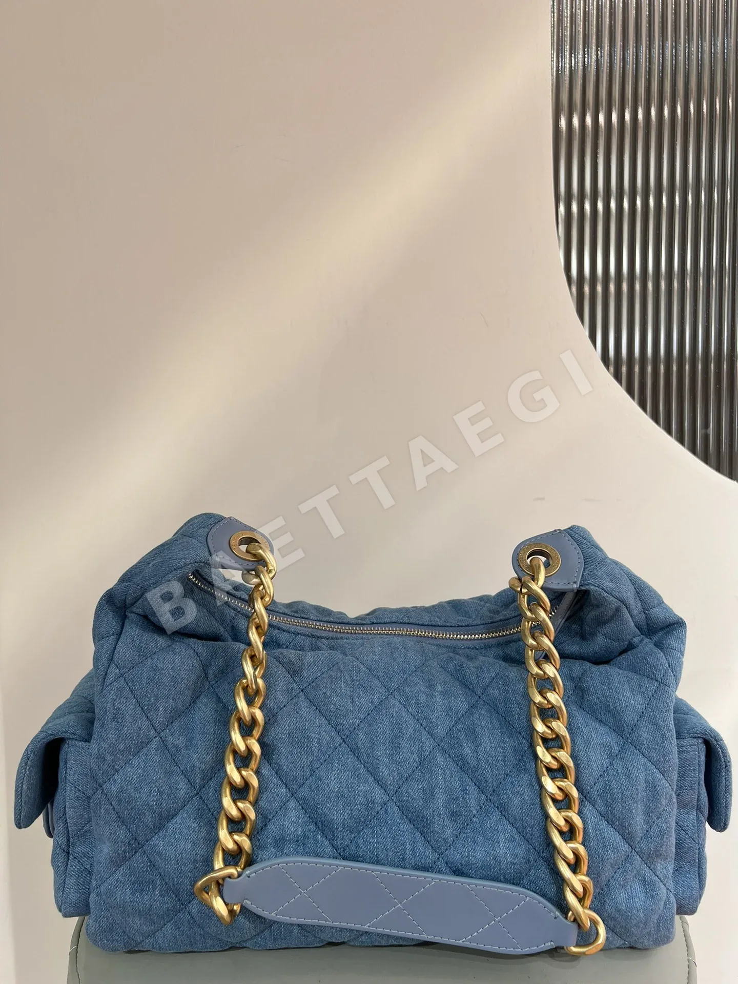 샤넬 25C 연청 데님 호보 가방 상세 이미지 8