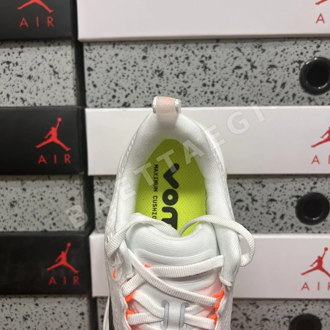 나이키 [XY] 보메로 플러스 HV8150-120 201266 Nike Vomero Plus White Barely Volt Black 상세 이미지 5