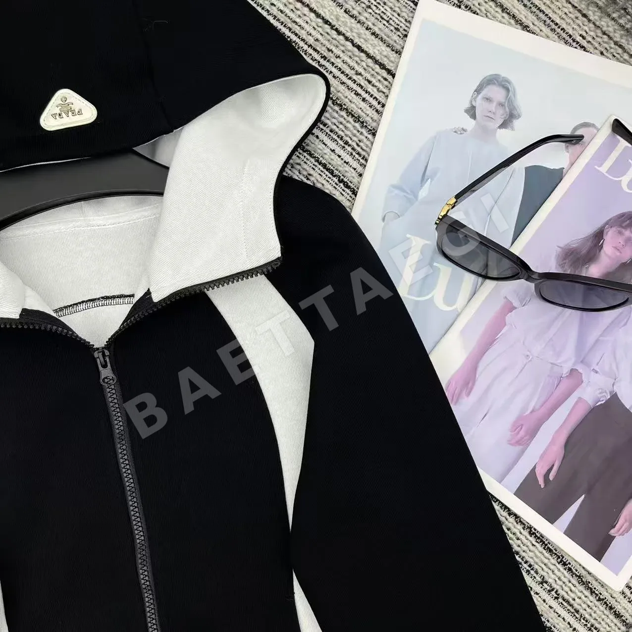 프라다 후드 컬러 블록 카디건 자켓 상세 이미지 4