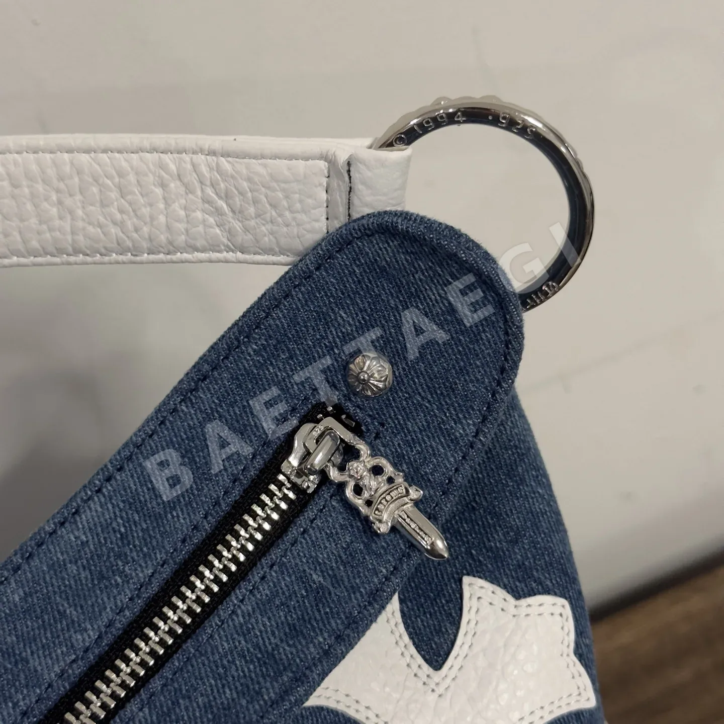 크롬하츠 카우보이 크로스 데님 가방 상세 이미지 9