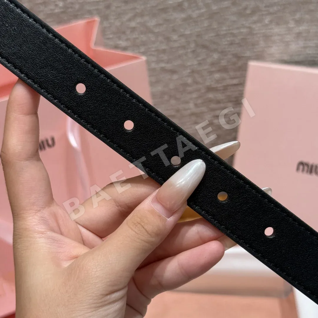 미우미우 가죽 벨트 2.5 cm 스퀘어 버클 상세 이미지 9