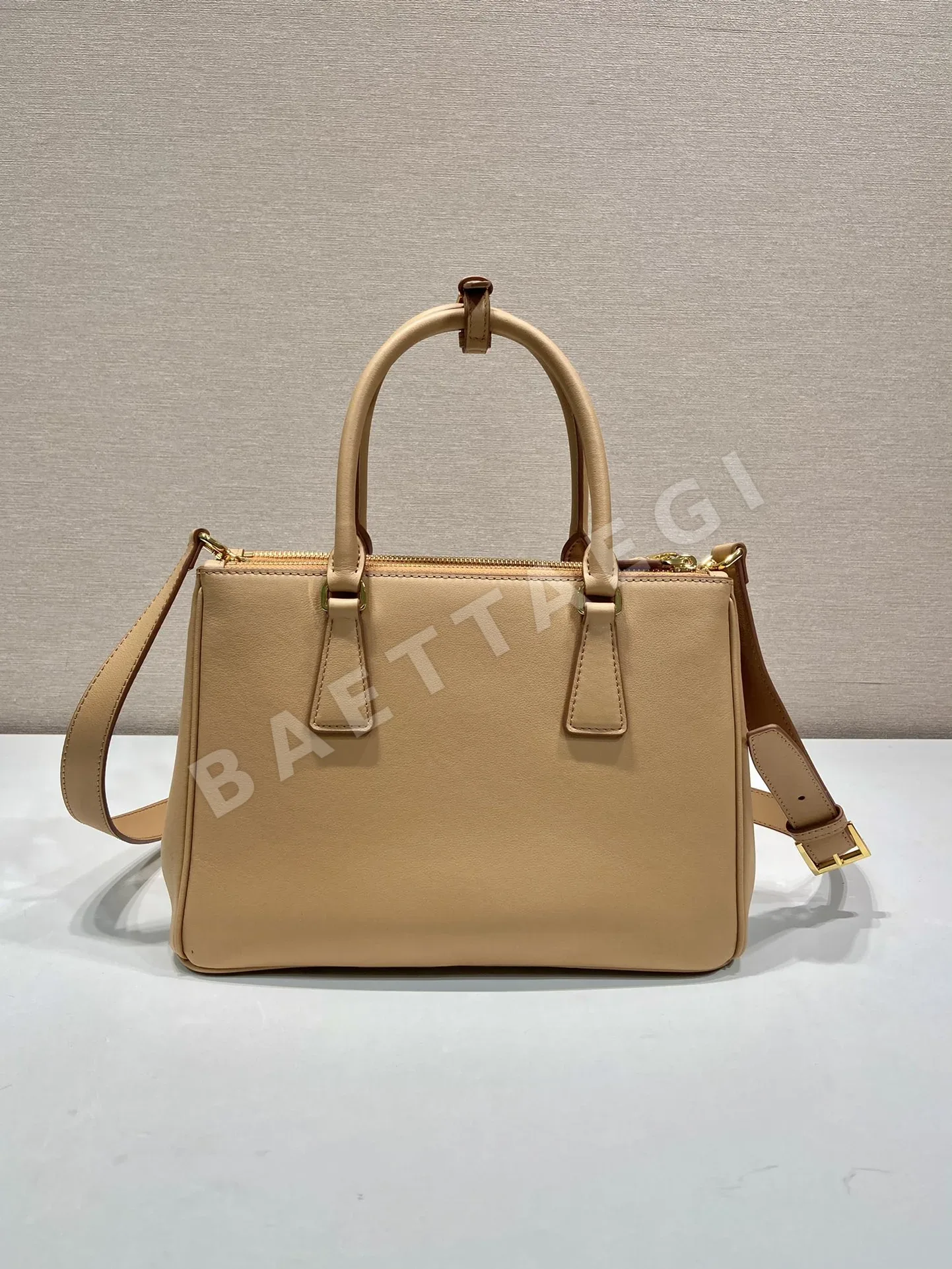 프라다 사피아노 미디엄 가죽 숄더백 1BA863 상세 이미지 5