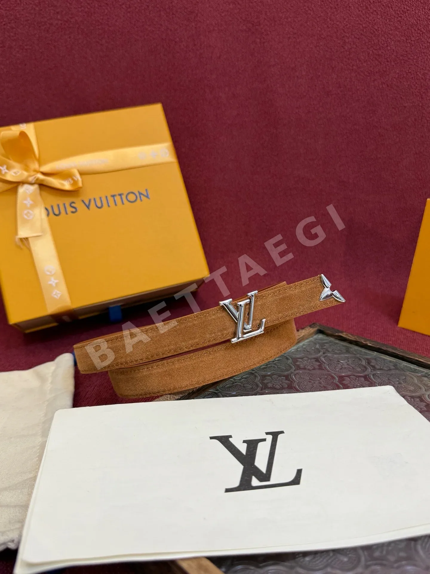 루이비통 LV 이니셜 버클 모노그램 플라워 스웨이드 벨트 상세 이미지 8