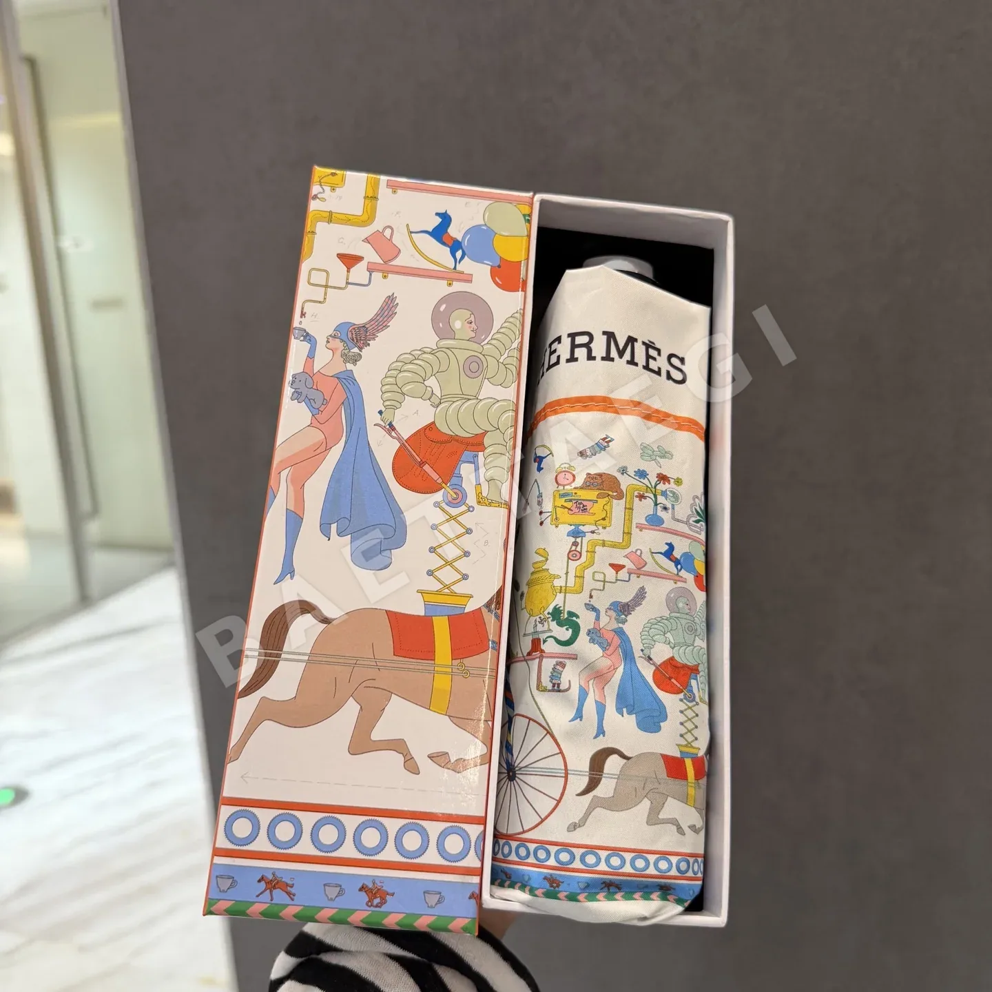 에르메스 뉴 모노그램 캔버스 하프 폴드 우산 85793