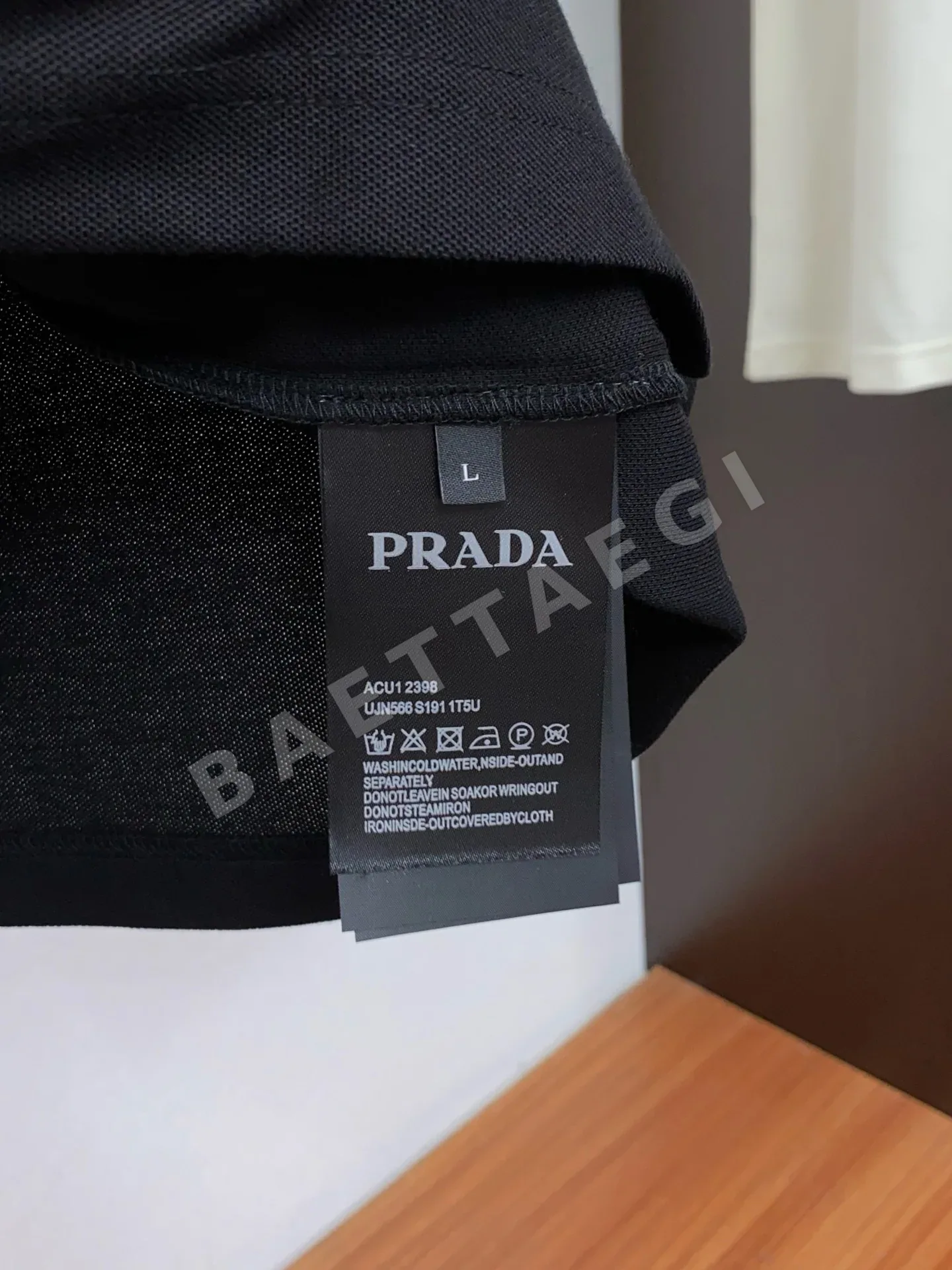 프라다 남성 폴로 반팔 티셔츠 상세 이미지 6